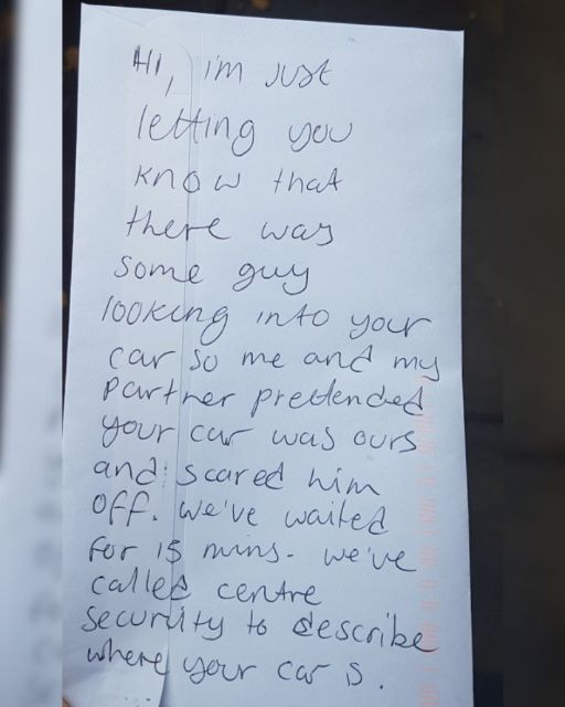 I FOUND A NOTE ON MY CAR—AND WHAT IT SAID MADE MY BLOOD RUN COLD I was just going about my day, running errands like usual. The parking lot was half-empty when I got back to my car, nothing seemed out of place—until I saw it. A folded piece of paper wedged under my windshield wiper. I almost ignored it, assuming it was a flyer or some advertisement, but something about the way it was hurriedly folded made me stop. I opened it, and as I read the first line, my heart started pounding. “Hi, I’m just letting you know that there was some guy looking into your car…” My eyes darted around the parking lot. Was someone still watching? I kept reading. Two strangers had noticed the guy, pretended my car was theirs, and scared him off. They even called security. I exhaled, gripping the note a little tighter. I thought back—had I locked my doors? Was anything missing? And then a terrifying thought hit me. What if he hadn’t just been looking inside? What if he had been waiting for me to come back? ⬇ (continue reading in the first cᴑmment)