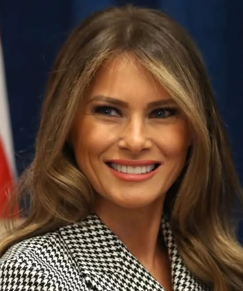 Have you noticed, compared to Jill Biden and Michelle Obama, First Lady Melania Trump doesn\’t interact much with friends and celebrities in public. Melania\’s life remains mysterious, adding to her aura. She is rarely seen alongside singers, actors, or influencers, and her inner circle is largely unknown. However, there is one person you might know that she considers a true friend! Surprisingly, this person isn\’t a singer, actress, or public figure—but you might know her anyway. Meet Melania\’s most trusted friend, check 1st comment 👇
