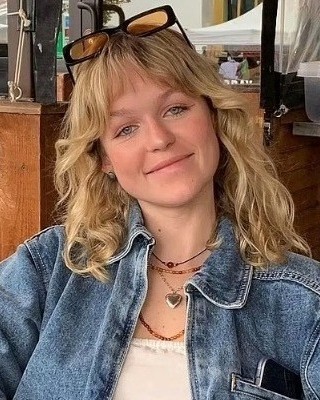 Tragedy strikes as 18-year-old college student dies while on an afternoon walk. (check in the first comment👇)