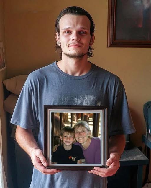 When Thomas’s beloved grandmother passes away, all he inherits is a single photo. His mother and sister take everything else. But as the dust settles, Thomas uncovers t… See more