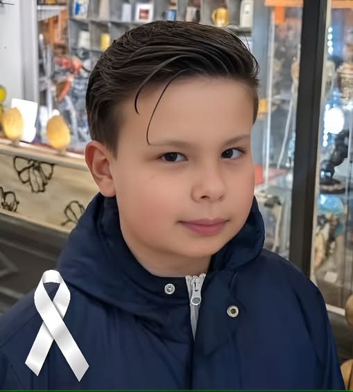 The boy went to bed to rest, suddenly called his mother for help, unfortunately they couldn\’t save him, see what happened to the boy. LINK IN THE FIRST COMMENT