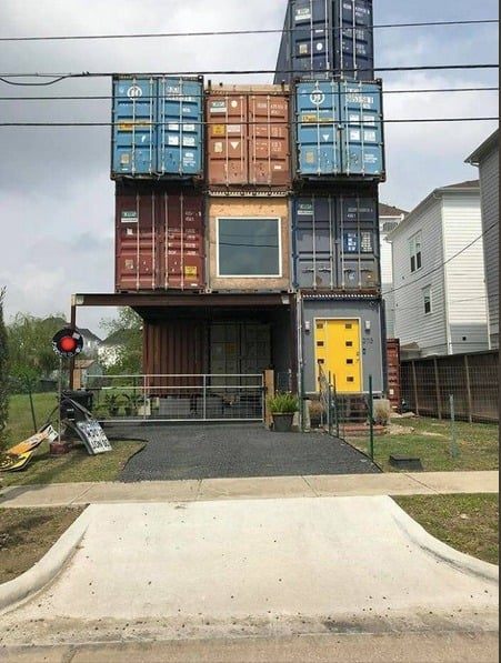 Texas Man Builds Stunning Dream Home from 11 Shipping Containers Check the 1st comment ⤵️👍