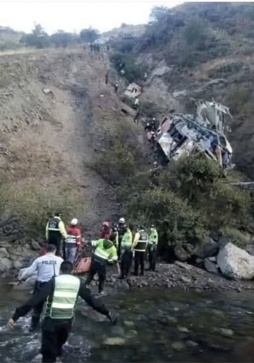 🚨BREAKING NEWS🚨 At least 21 dead after bus falls into an abyss in…see more below