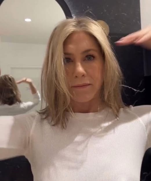 Jennifer Aniston Shows 0ff More Than She Wanted, Hold Your Breath… -Video in the Comments!👇