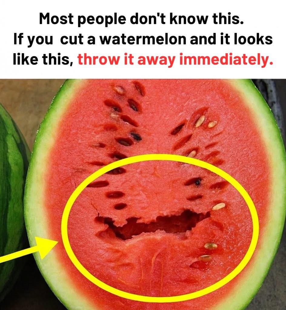 If You Open a Watermelon and See This, Throw It Out! Full article 👇 💬