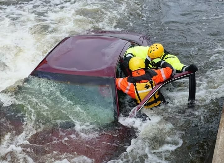 Tragic Discovery: Family Found Inside Car Submerged in River — They Were Last Seen With Their Mother… 💔 See Details 👇
