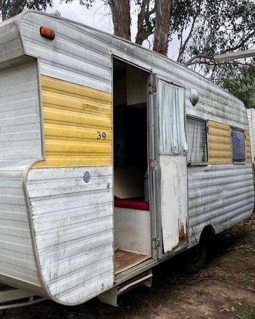 Kind people gave a homeless woman an old trailer.😲👍The woman was so happy to have a home. She turned it into a cozy home in the middle of the forest🏡🤩Wow, it turned out to be such a cozy and cute house. Now the woman enjoys her life surrounded by nature🤗👉Check the photos in the top comment below⬇️⬇️