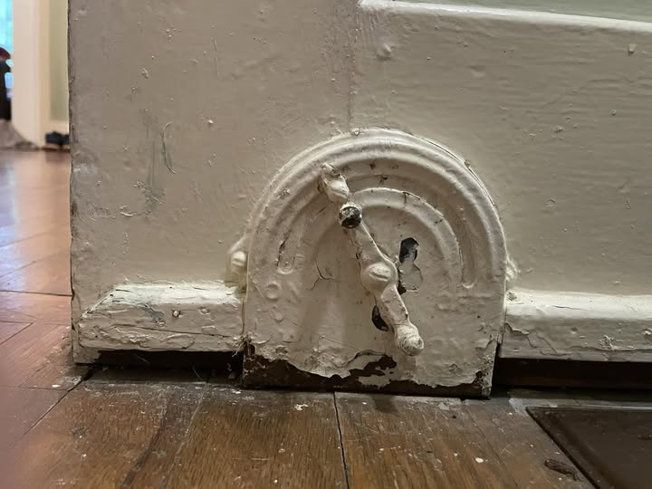 “We found this in our hallway, but it’s been painted over and no longer works. What was its purpose?⬇️