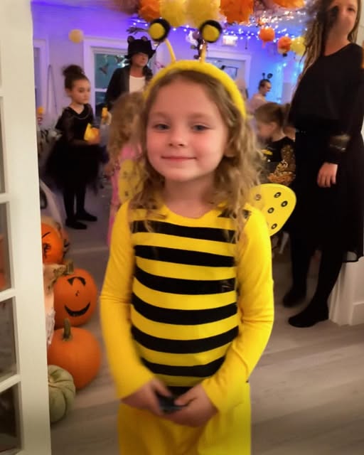 I Lost My Husband & Children — Two Years Later, I Donated Their Old Halloween Costumes… and a Little Girl in a Bumblebee Outfit Looked at Me and Said My Name 😭🎃💛