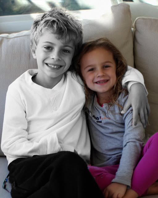 My 5-Year-Old Said She Saw Her Late Brother in the Window Across the Street — I Laughed It Off… Until I Looked for Myself 😱👇