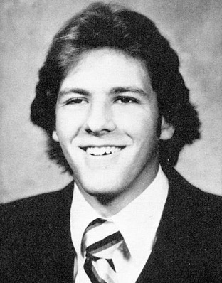 From high school heartthrob to Hollywood legend, this man underwent an incredible transformation during his time in the spotlight. Unfortunately, he would meet a very tragic end 😔 Check the full story in the comments 👇👇