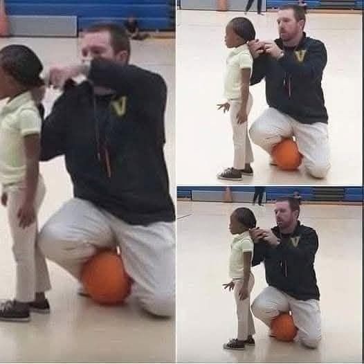 The teacher accidentally recorded the coach tying the girl’s hair. The girl’s mom sees the video online and posts a reaction that goes viral.💥 check comments 👇