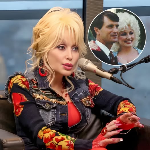 Even as a global superstar, Dolly Parton never replaced the tiny diamond on her wedding ring. ❤️💜💙 That half-carat stone, bought on credit, became a lasting symbol of her love for Carl Dean. Dolly once lost it and “freaked out” because of its deep sentimental meaning. Their simple yet beautiful love story continues to inspire. Full story below. (Check In First comment👇)