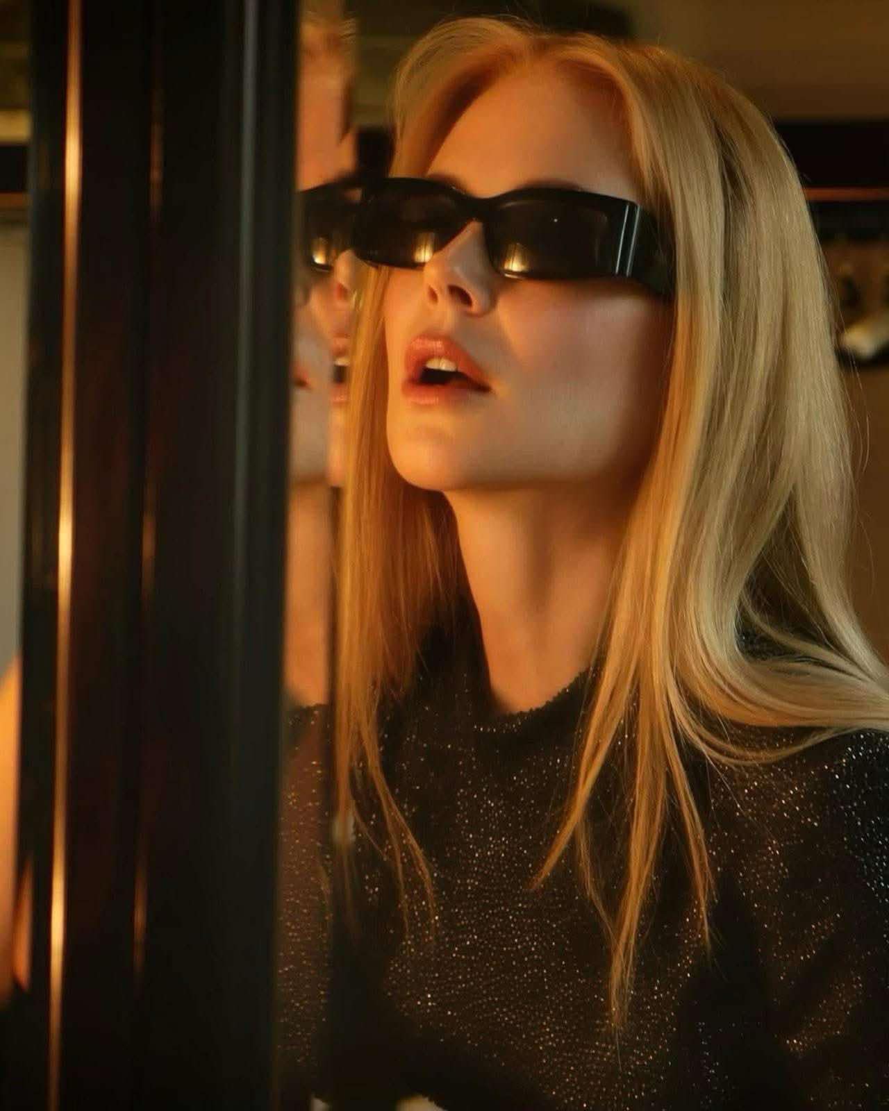 Nicole Kidman posing half-naked with her legs spread wide is something married men are forbidden to look at! 👇See photos in comments👇