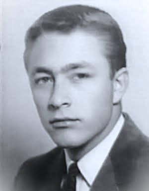 Born in 1934, this young man became a successful actor and TV director, with a career spanning over three decades. He gained massive fame playing David Banner in the late ’70s and early ’80s. You definitely wouldn’t like him when he was angry. Tragically, he passed away young in 1993… Can you guess who he is? 🤔 Name and story… (Check In First comment👇)