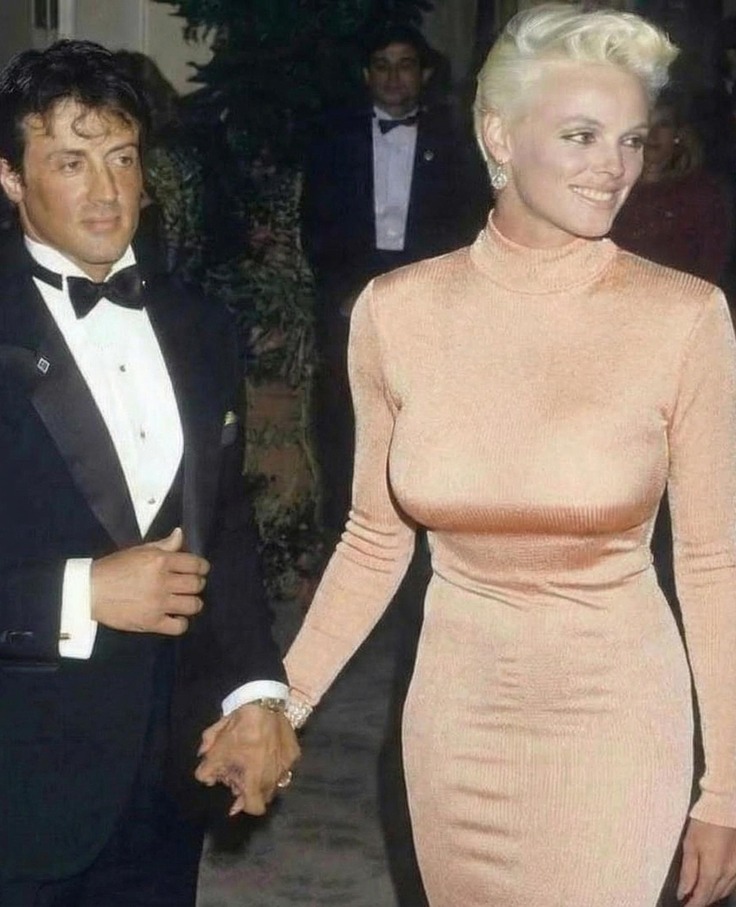Remember Stallone’s ex? Wait until you see her now” 😳🔥 Once part of one of Hollywood’s most talked-about couples, Brigitte Nielson just revealed her look at 60 — and it’s leaving no one indifferent. See the photos in the comments below 👇📸