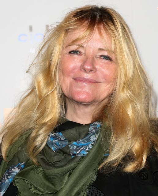 Once hailed as the “First American Supermodel,” she’s just celebrated her 77th birthday. 😮 Her iconic face graced countless magazine covers, but instead of fighting the years, she chose to embrace her natural beauty — aging gracefully with pride. 👏 Find her NAME and latest photos in (Check In First comment👇)