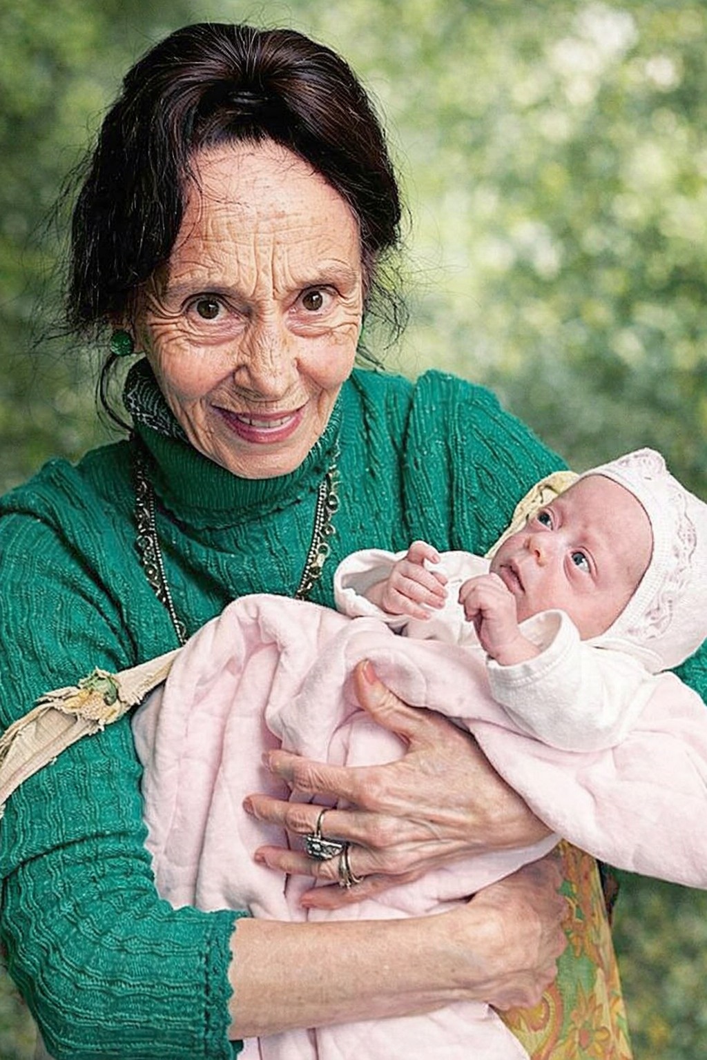 Woman becomes a mother at 66 – better sit before you see her daughter now. Check the comments👇👇👇