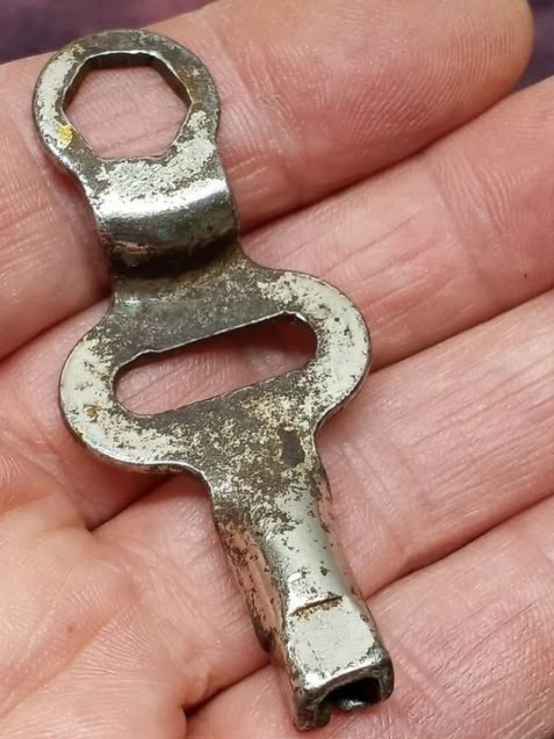 My husband discovered this at his grandparents’ home. It looks like keys, but none of the doors in the house open with them. Any idea what it could be? Details inside. (Check In First comment👇)