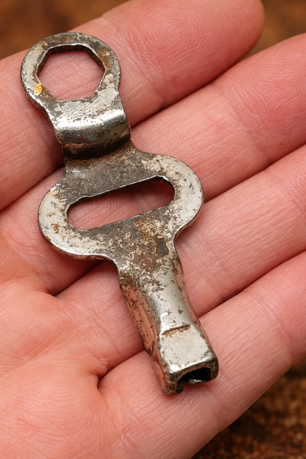My husband found this in his grandparents’ house. It looks like keys but doesn’t open any door in the house, and it’s quite old. What could it be? Details in the first comment