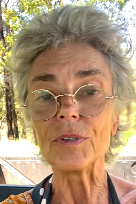 This actress was once a striking beauty, appearing on magazine covers 😮 After the massive success of The Thorn Birds, she moved away from the U.S. You might want to sit down before seeing what she looks like now at 68. (Check In First comment👇)